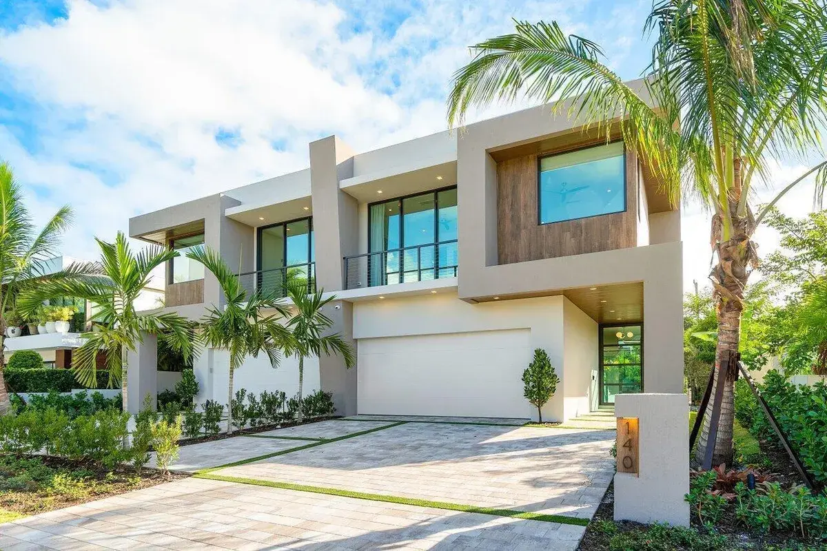 140 NE WAVECREST Way, Boca Raton FL 33432