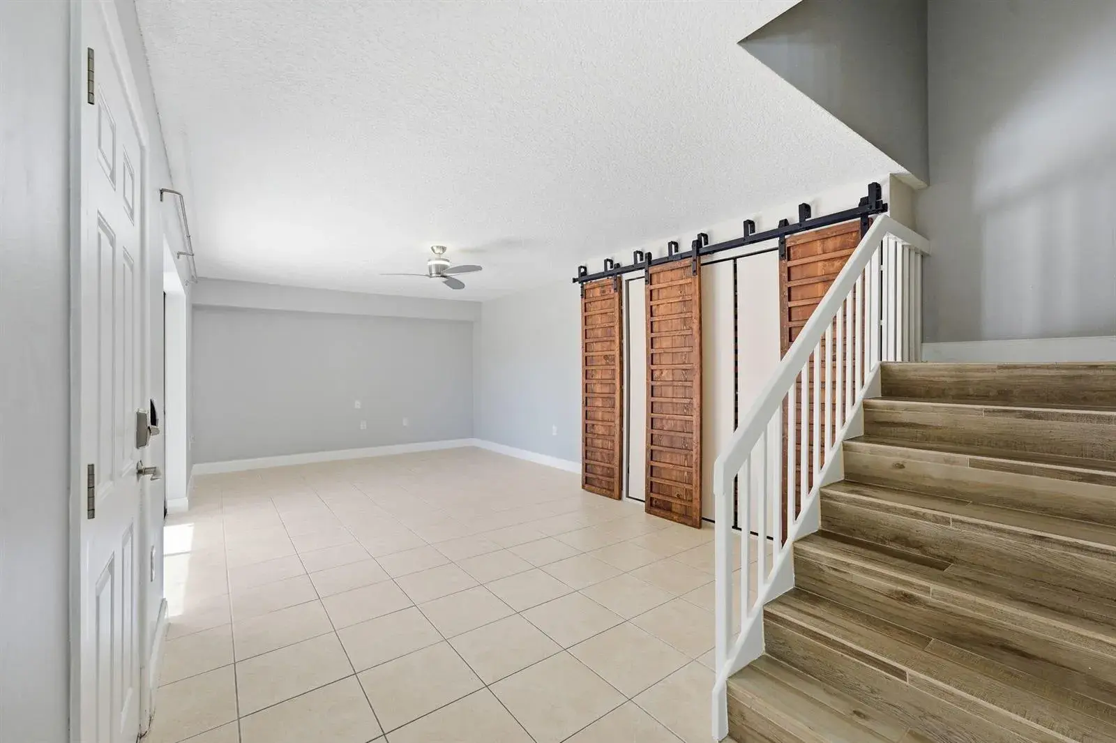236 CHARTER Way, West Palm Beach FL 33407