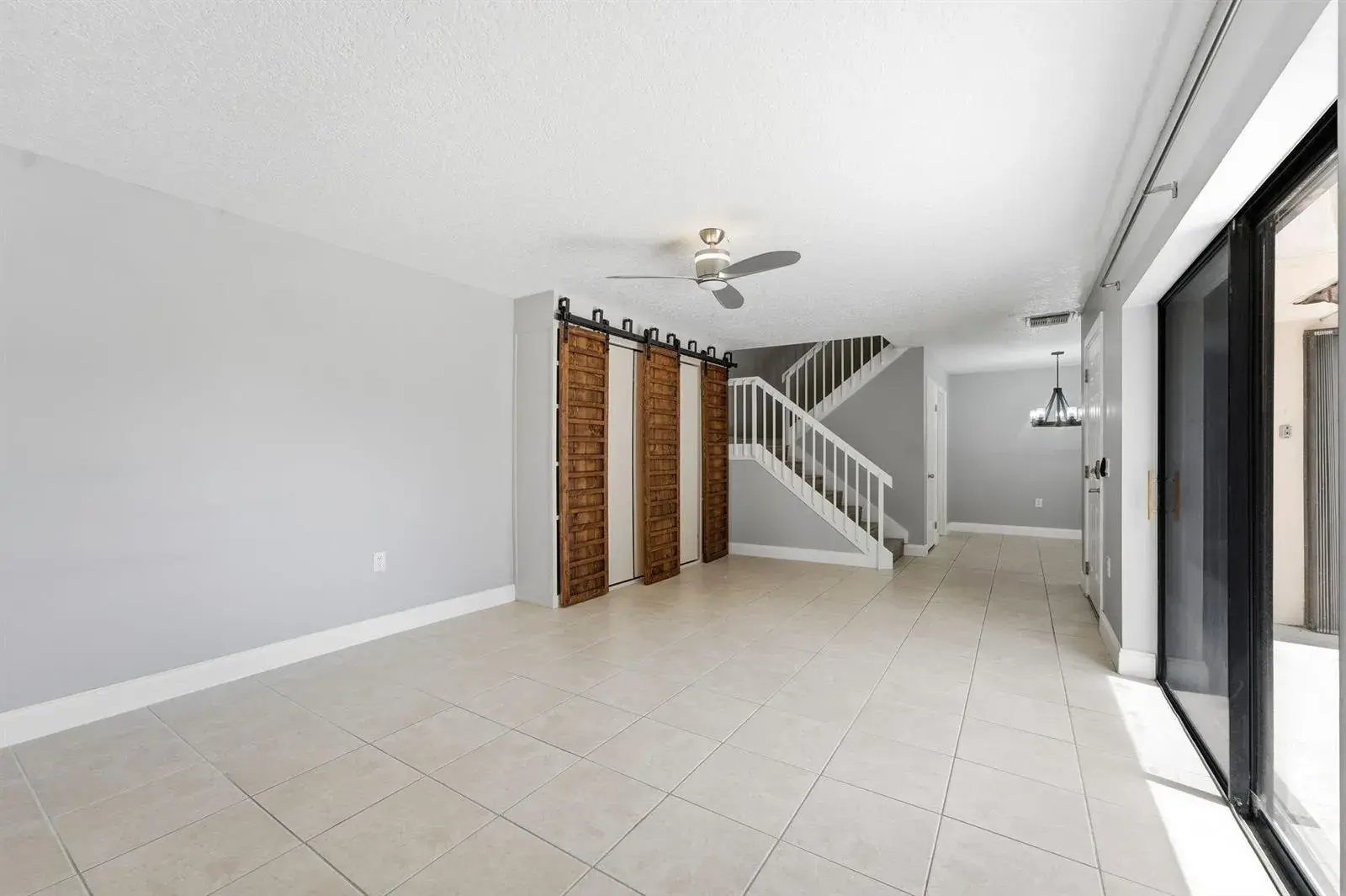 236 CHARTER Way, West Palm Beach FL 33407