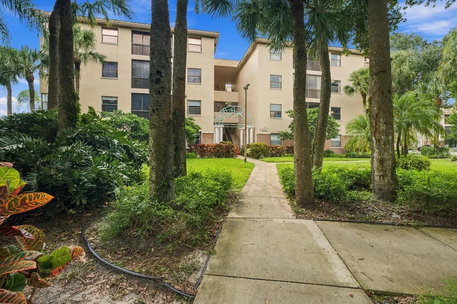 4400 NW 30th Street # 327, Coconut Creek FL 33066
