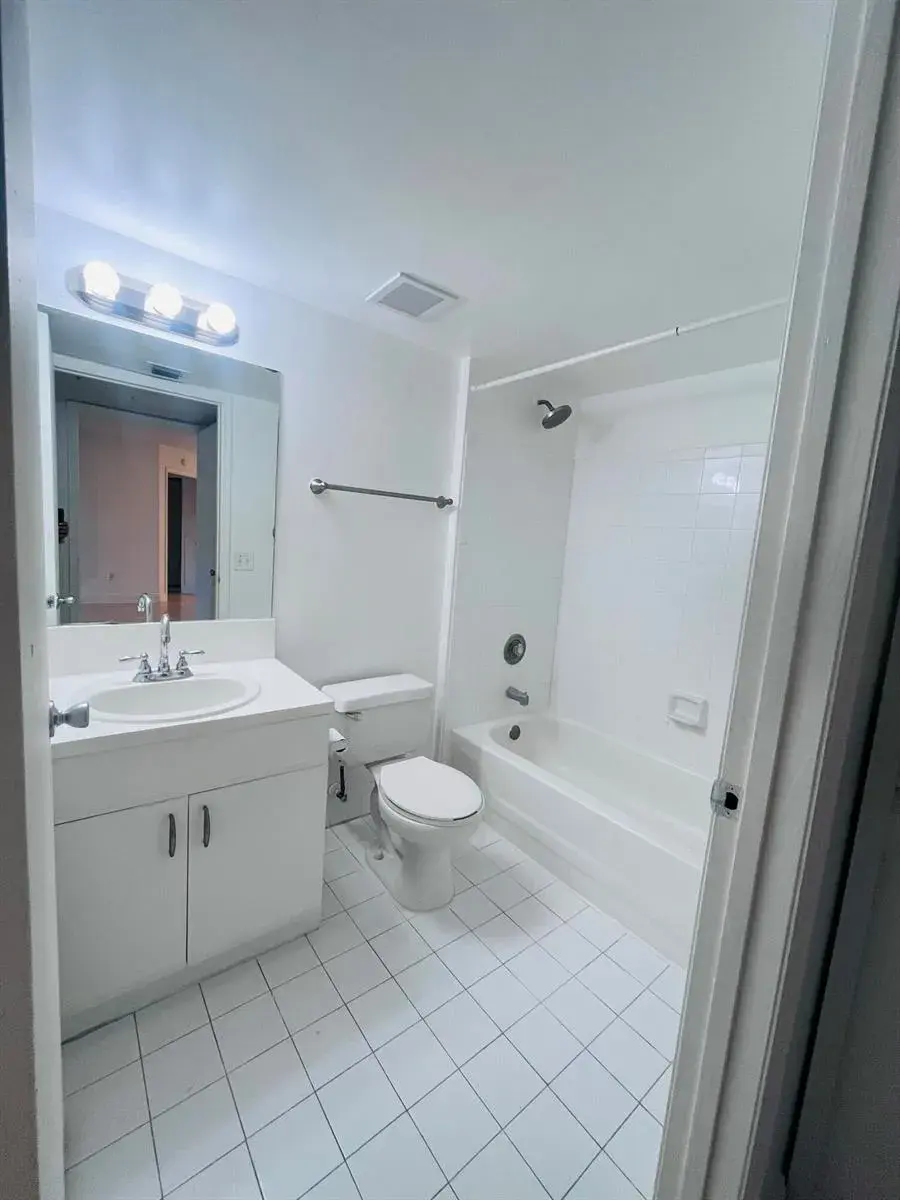 420 S PARK # 108, Hollywood FL 33021