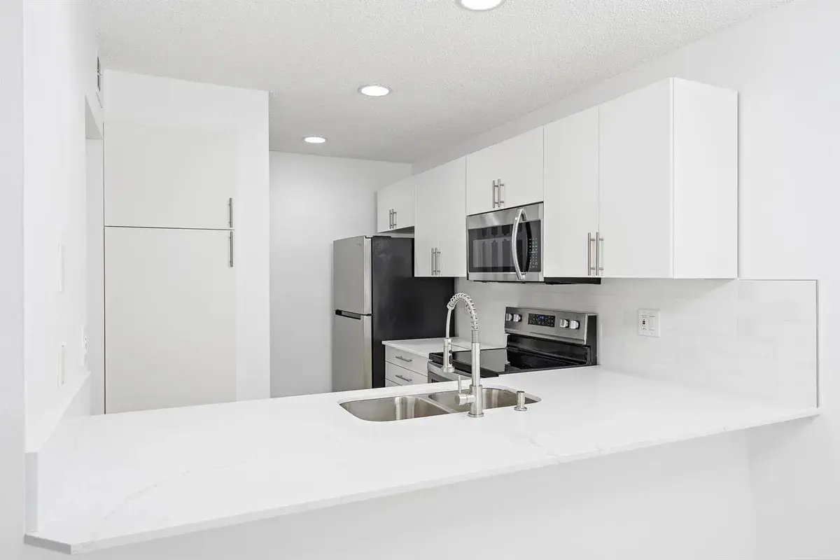 3402 Gardens E Drive, Palm Beach Gardens FL 33410