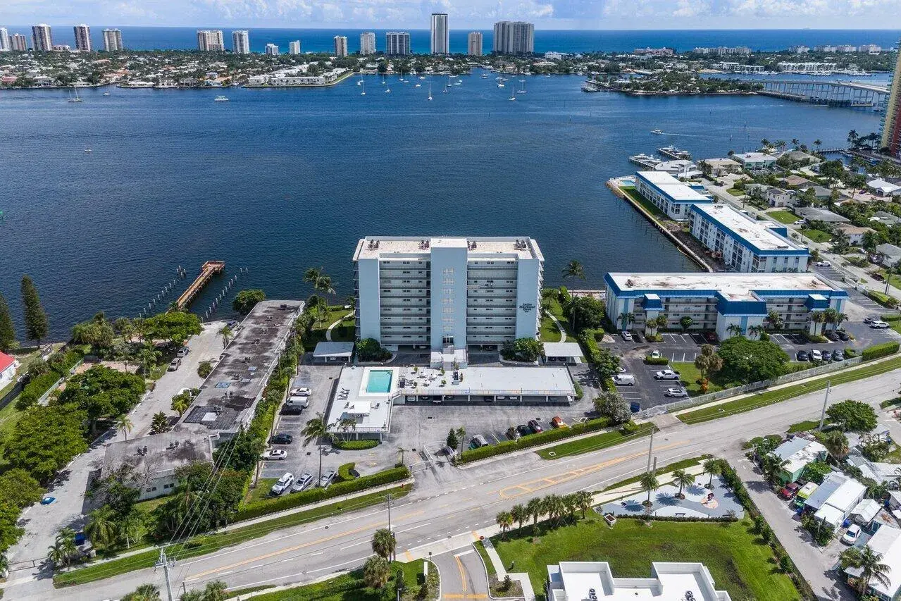 3040 Lake Shore Drive # 502, Riviera Beach FL 33404