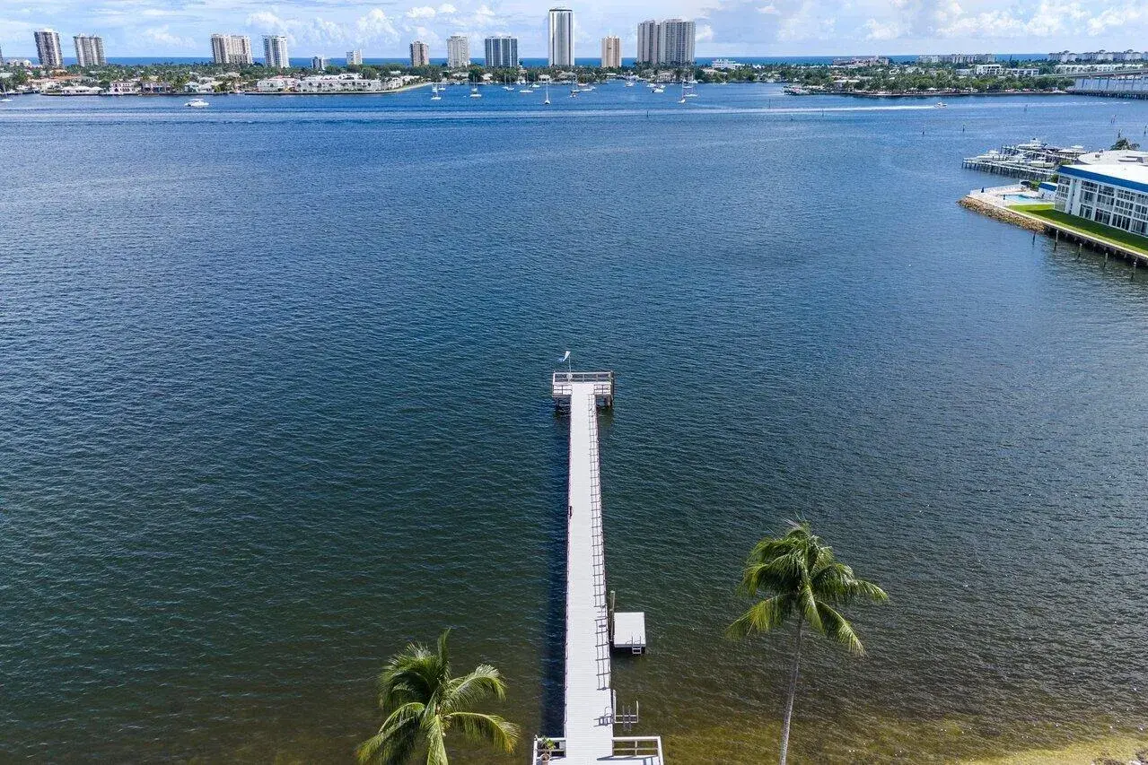 3040 Lake Shore Drive # 502, Riviera Beach FL 33404