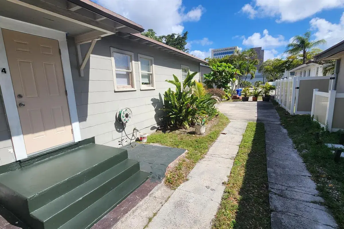609 SW 4TH Avenue # 4, Fort Lauderdale FL 33315