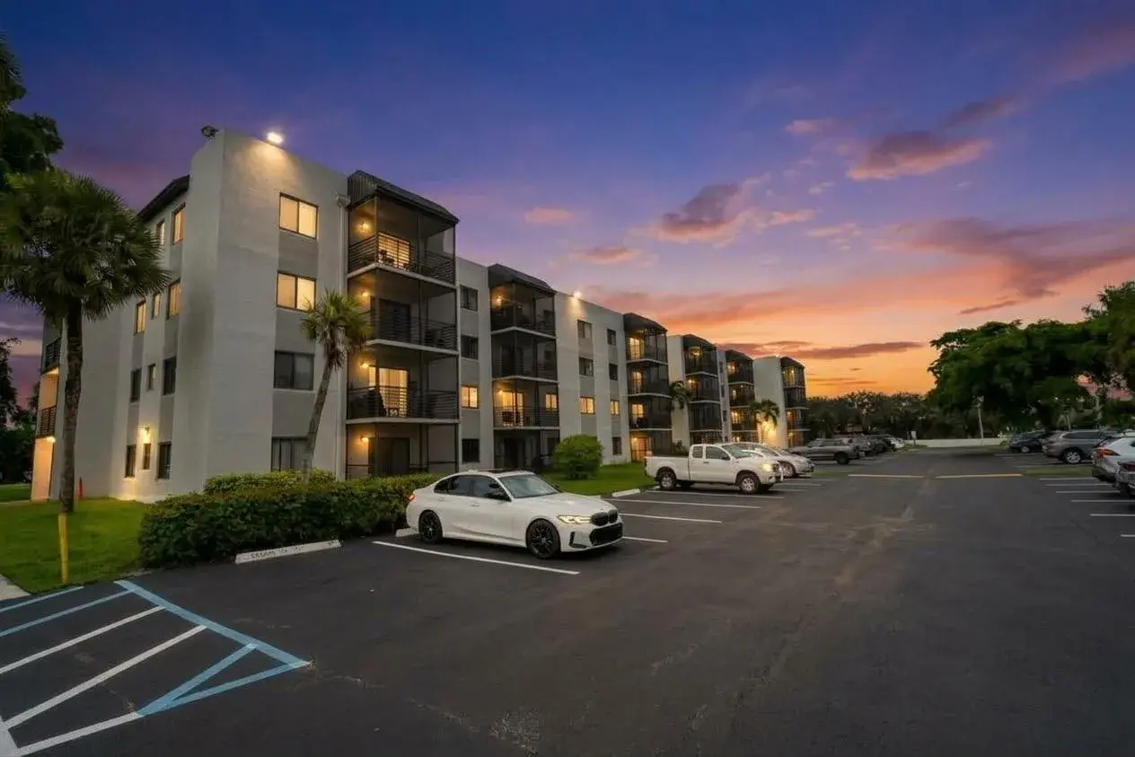 3700 N Pine Island Road # 307, Sunrise FL 33351