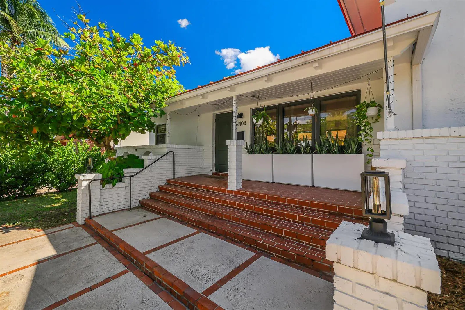 2408 NE 17th Terrace, Wilton Manors FL 33305