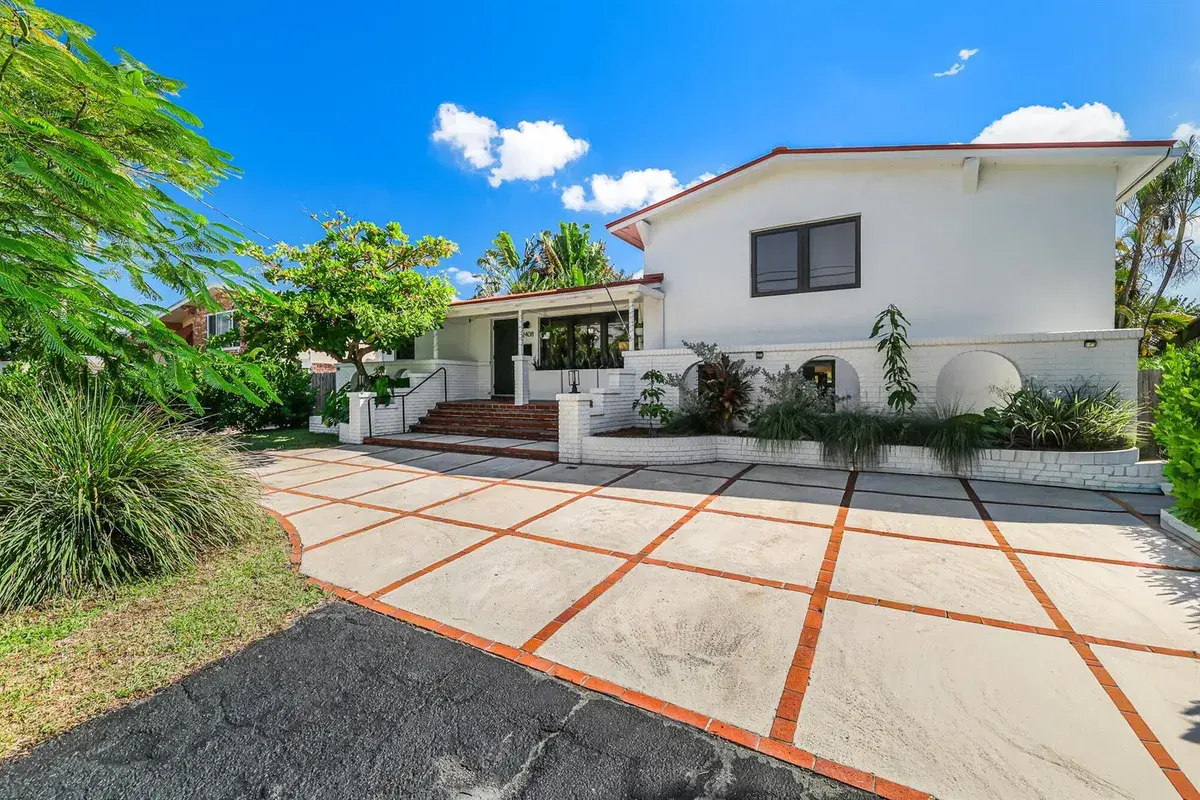 2408 NE 17th Terrace, Wilton Manors FL 33305
