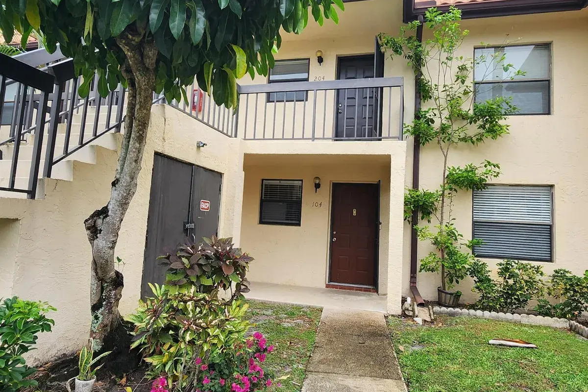 7101 GOLF COLONY Court # 104, Lake Worth FL 33467