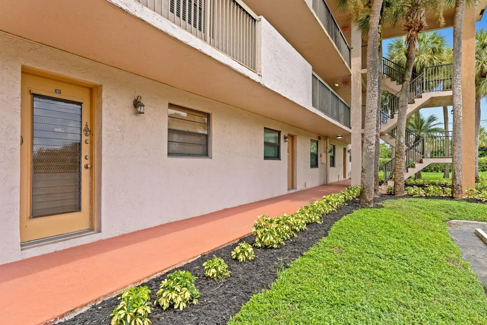 6085 N SABAL PALM Boulevard # 107, Tamarac FL 33319