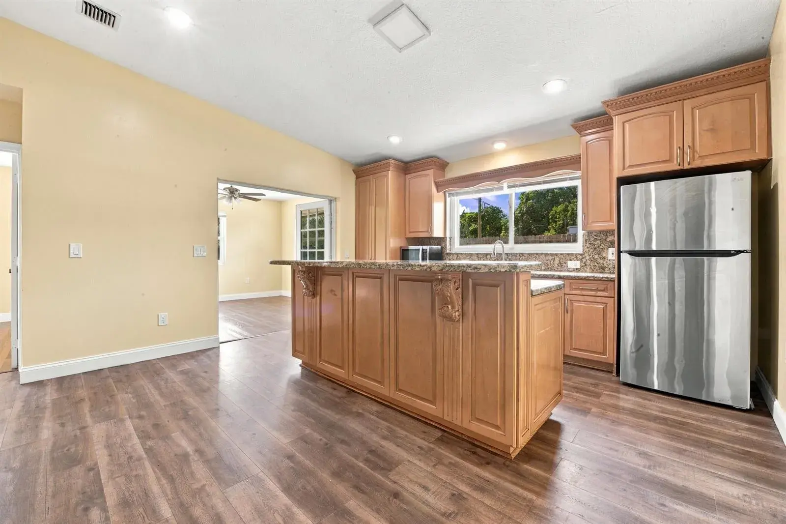 6824 SW 5TH Street, Pembroke Pines FL 33023