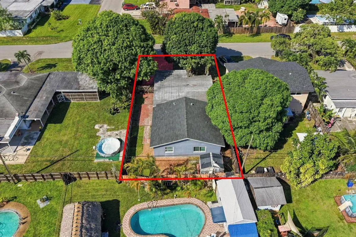 6824 SW 5TH Street, Pembroke Pines FL 33023