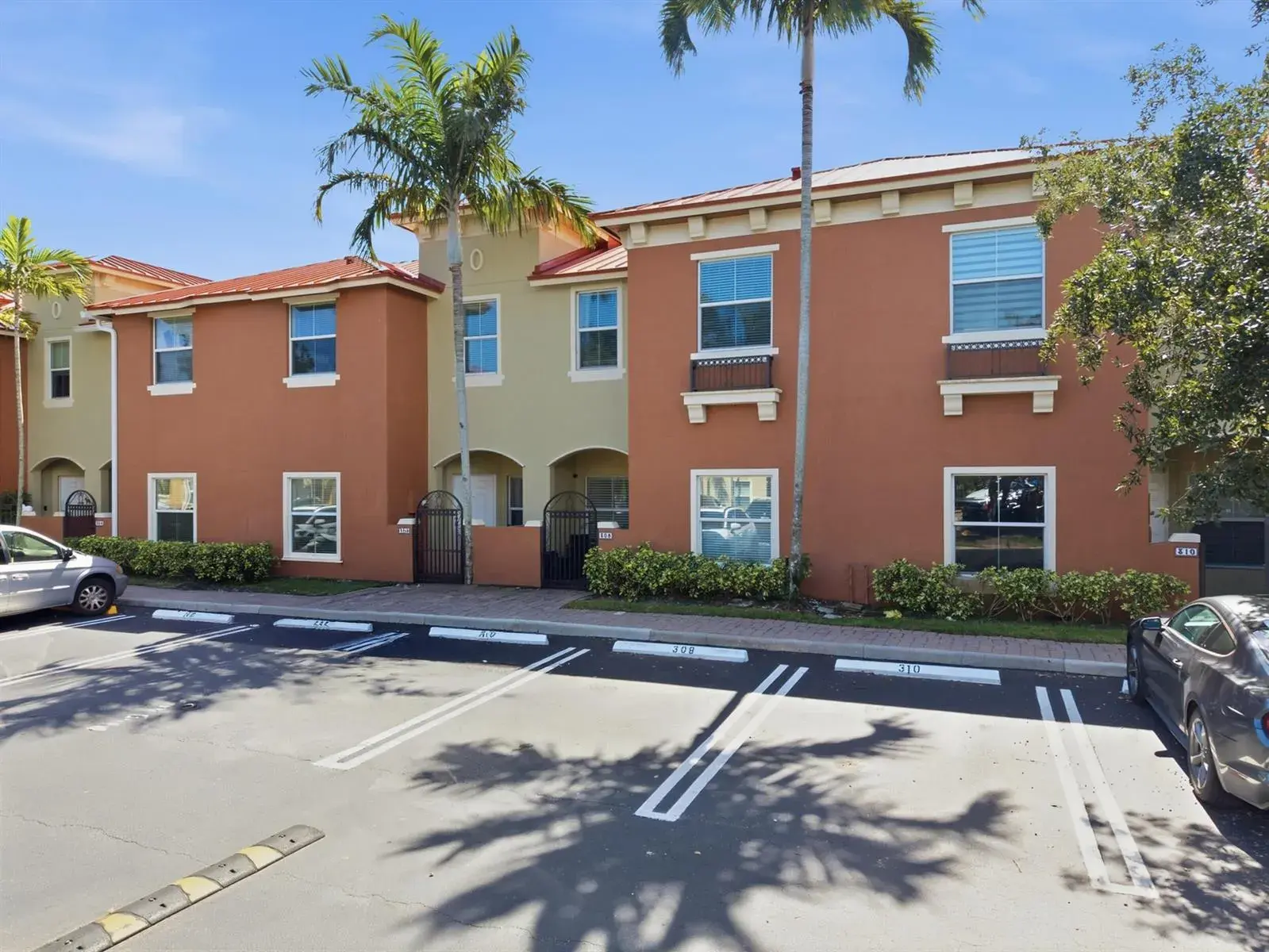 308 Lake Monterey Circle, Boynton Beach FL 33426