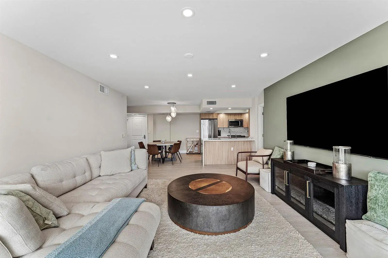 99 SE Mizner Boulevard # 627, Boca Raton FL 33432