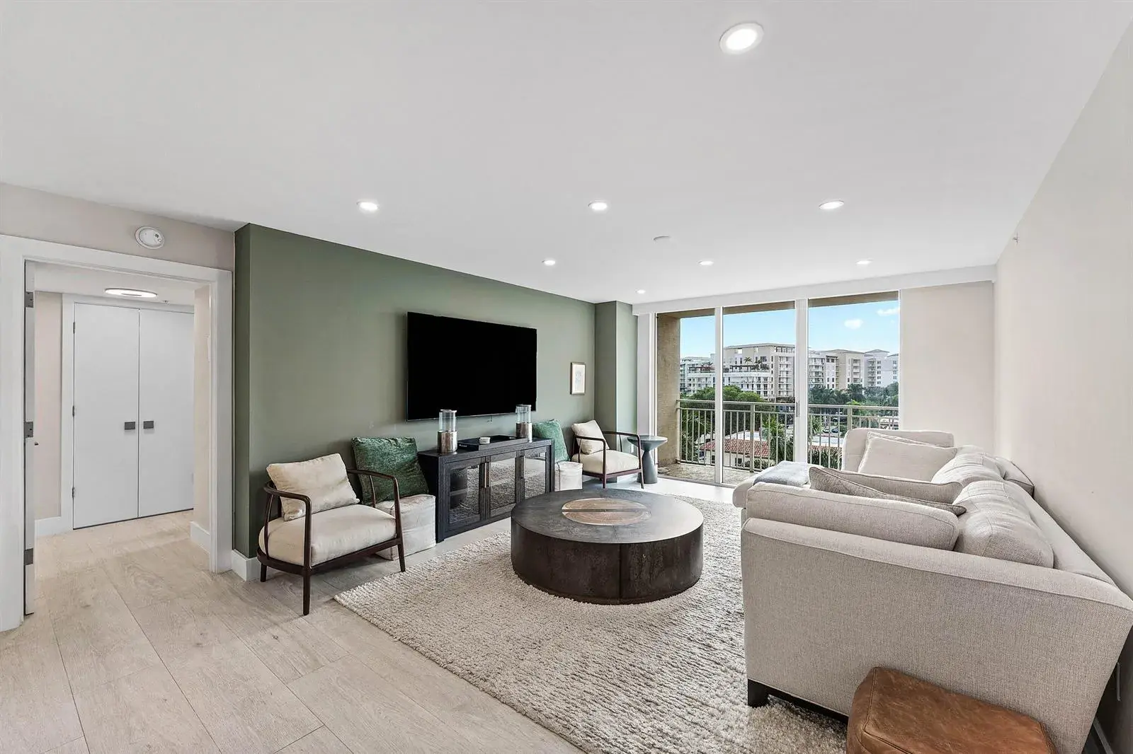 99 SE Mizner Boulevard # 627, Boca Raton FL 33432