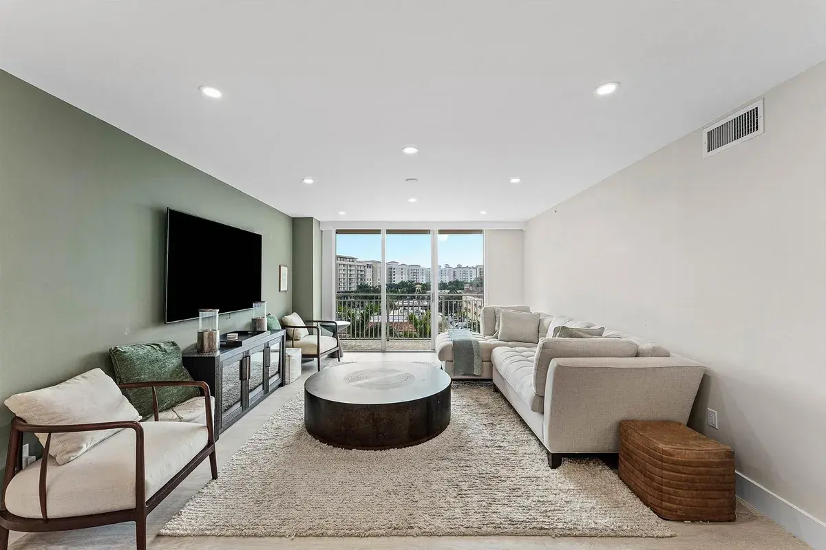 99 SE Mizner Boulevard # 627, Boca Raton FL 33432