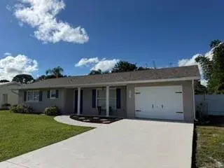 583 SE Greenway Terrace, Port St. Lucie FL 34983