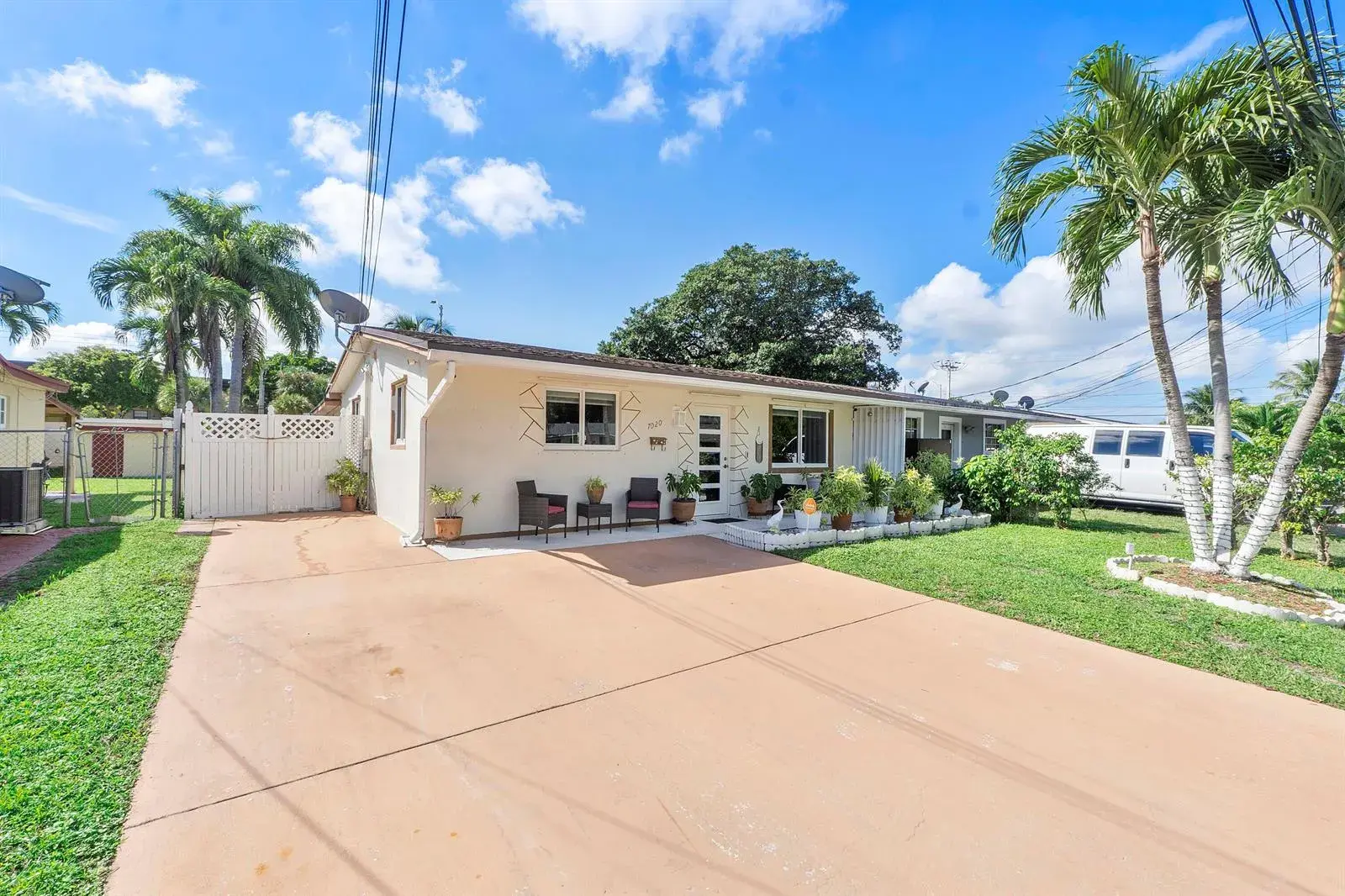 7020 SW 20TH, North Lauderdale FL 33068