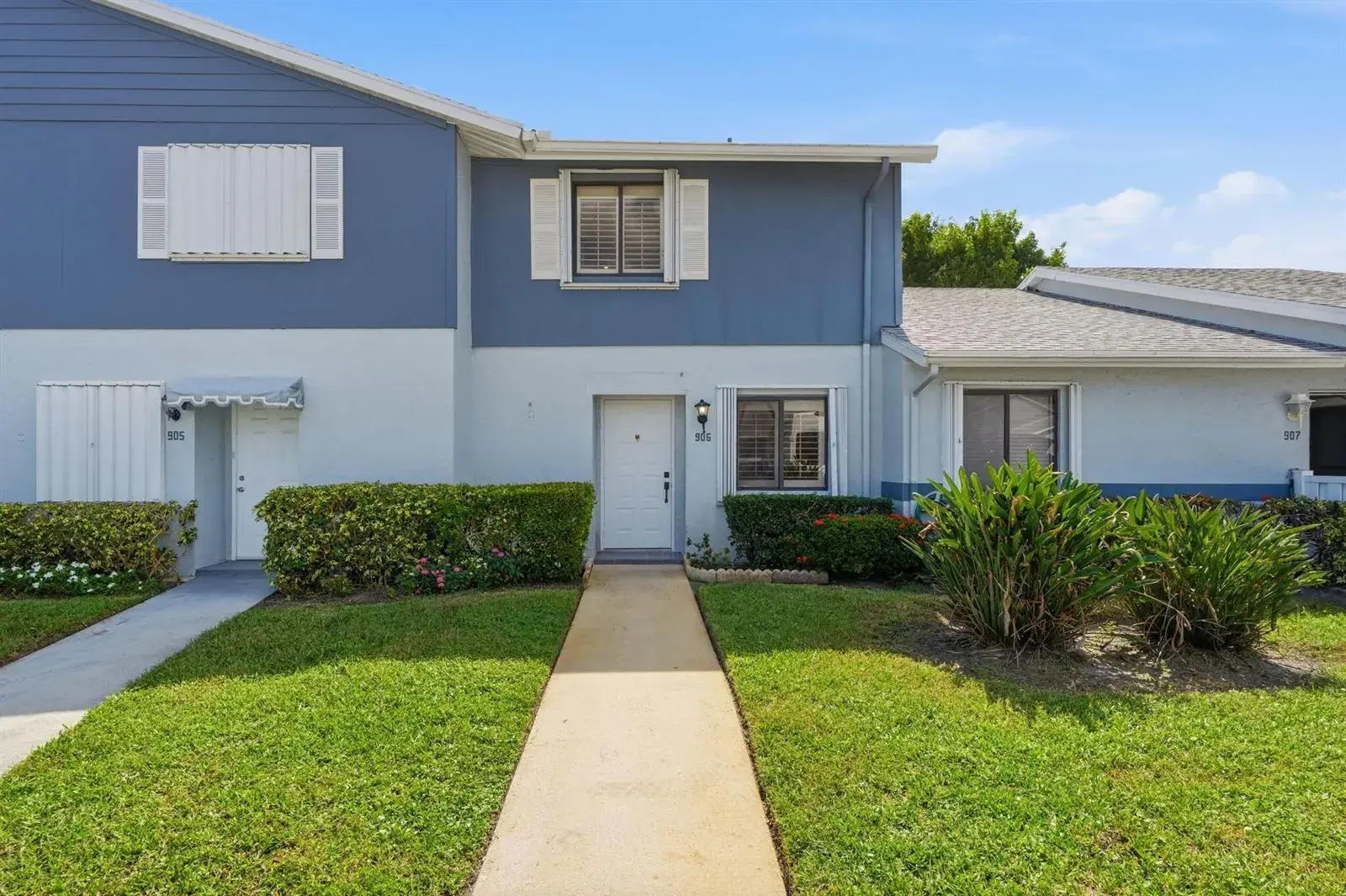 2641 Gately Drive W # 906, West Palm Beach FL 33415