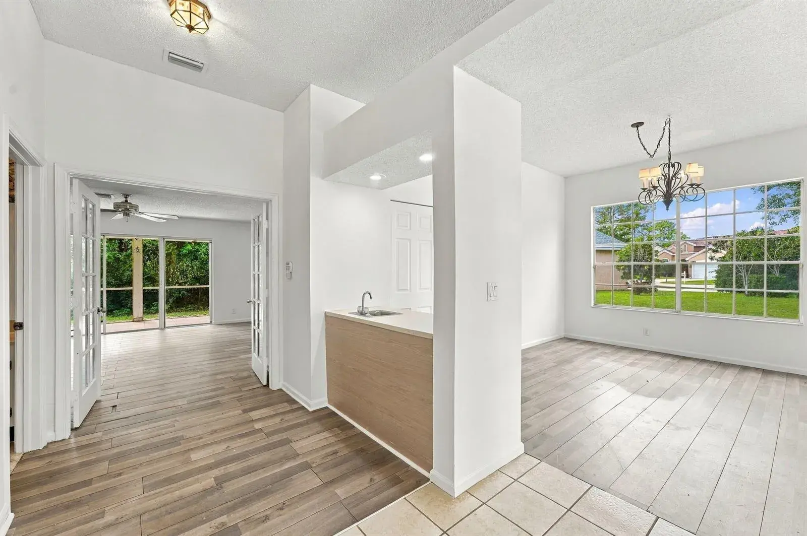 1015 LAKE BREEZE Drive, Wellington FL 33414