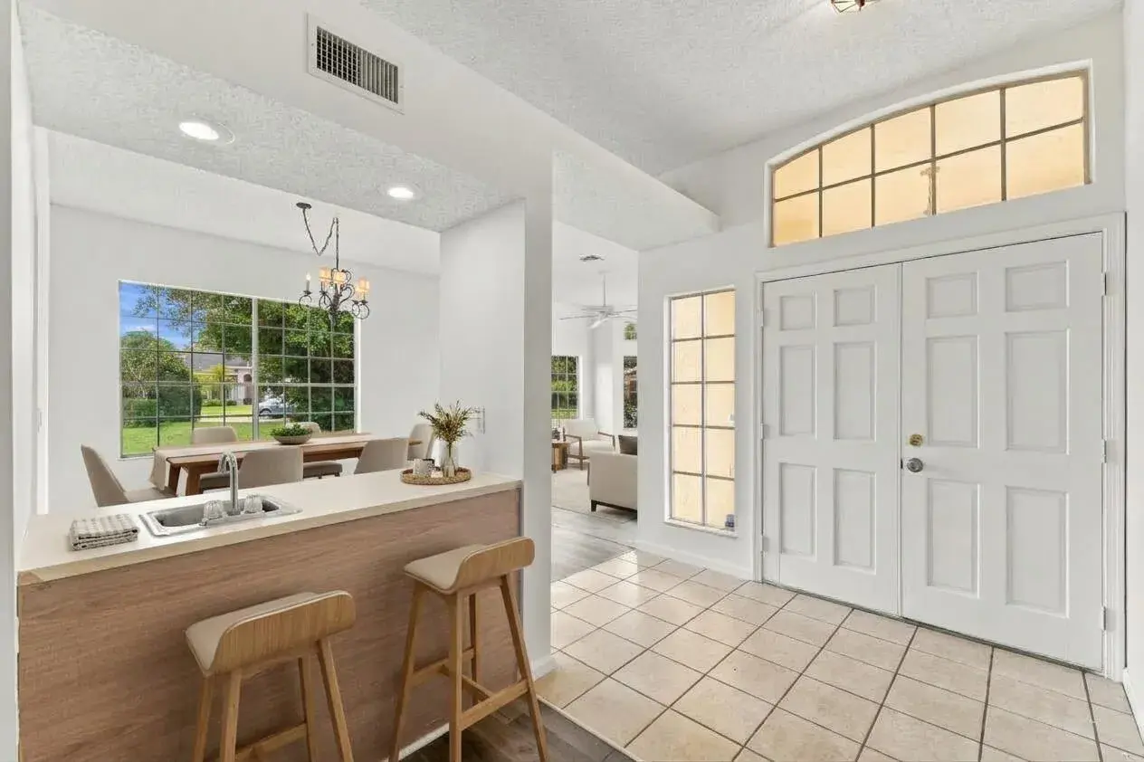 1015 LAKE BREEZE Drive, Wellington FL 33414