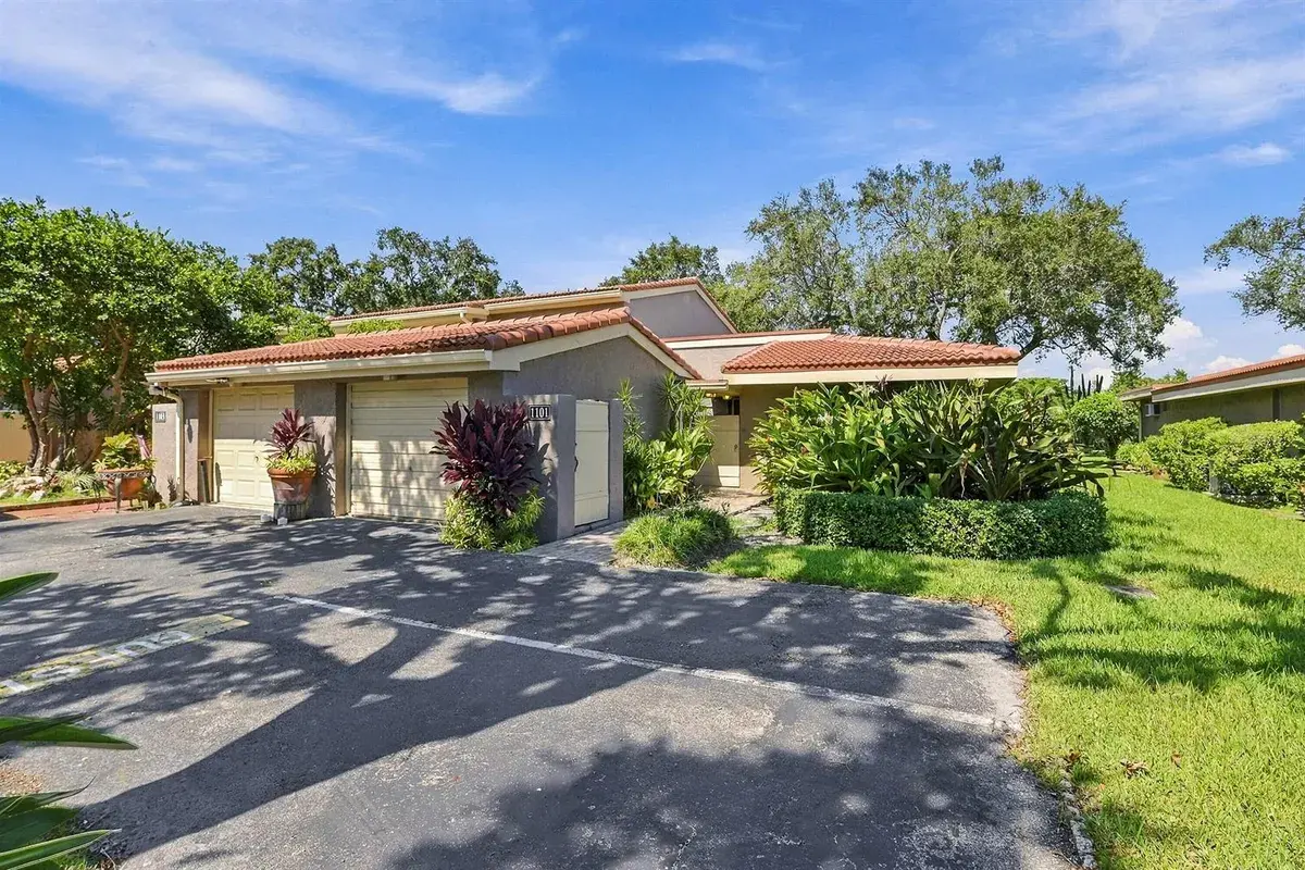 1101 SAINT ANDREWS Road # 4, Hollywood FL 33021