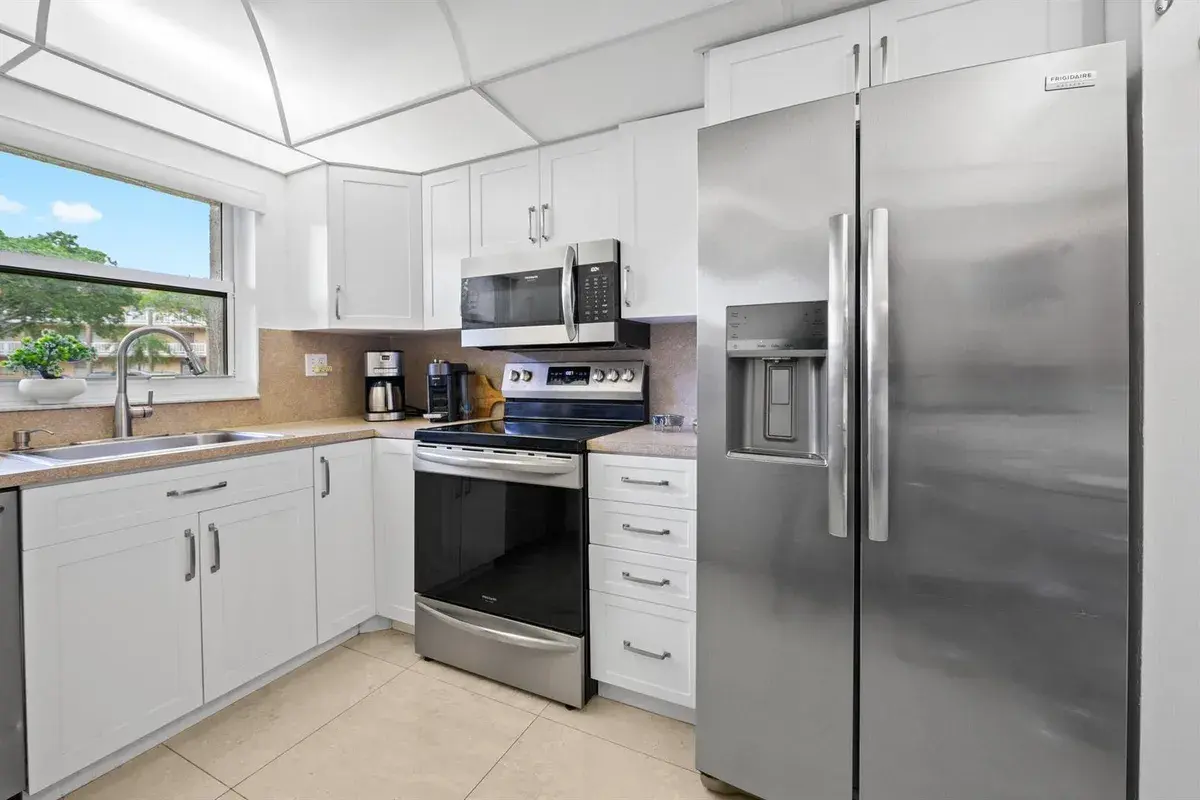 9330 SUNRISE LAKES Boulevard # 104, Sunrise FL 33322