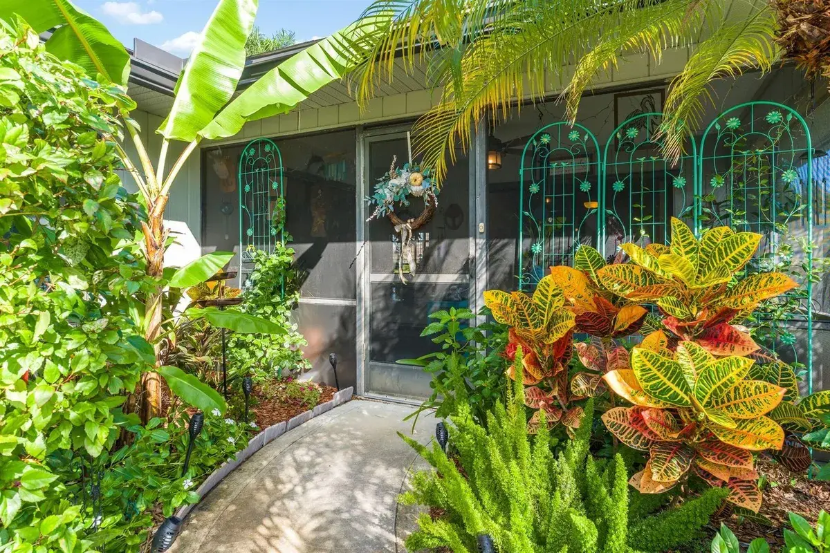 634 CENTRE Court SW # 102, Vero Beach FL 32962