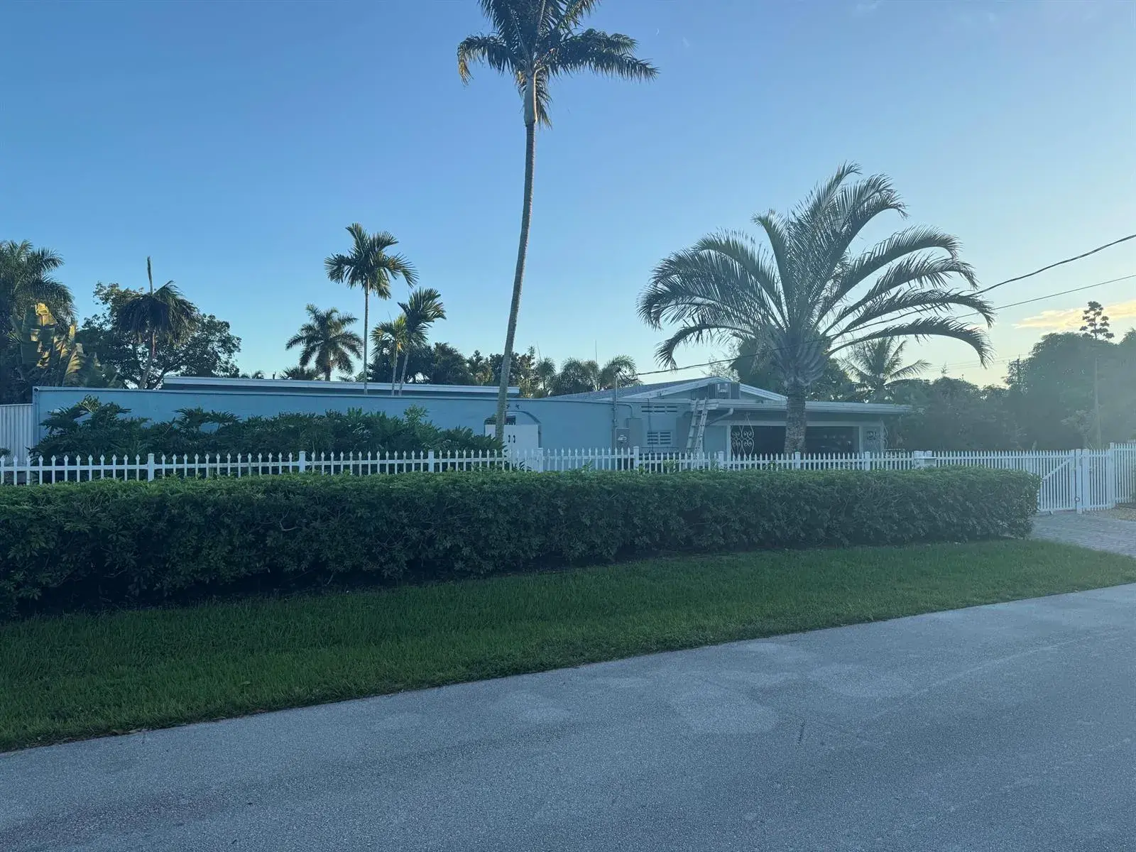 1744 W LAS OLAS Boulevard, Fort Lauderdale FL 33312