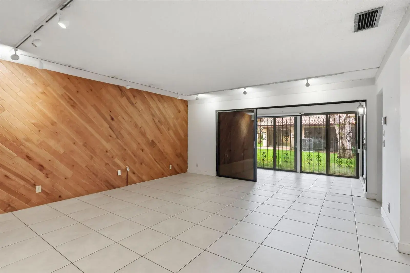 6850 TIBURON Drive, Boca Raton FL 33433