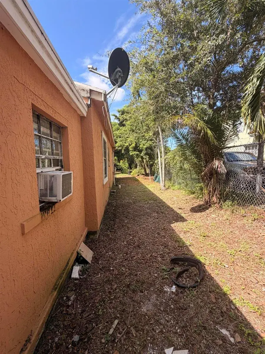 1122 SW 7TH Avenue, Delray Beach FL 33444