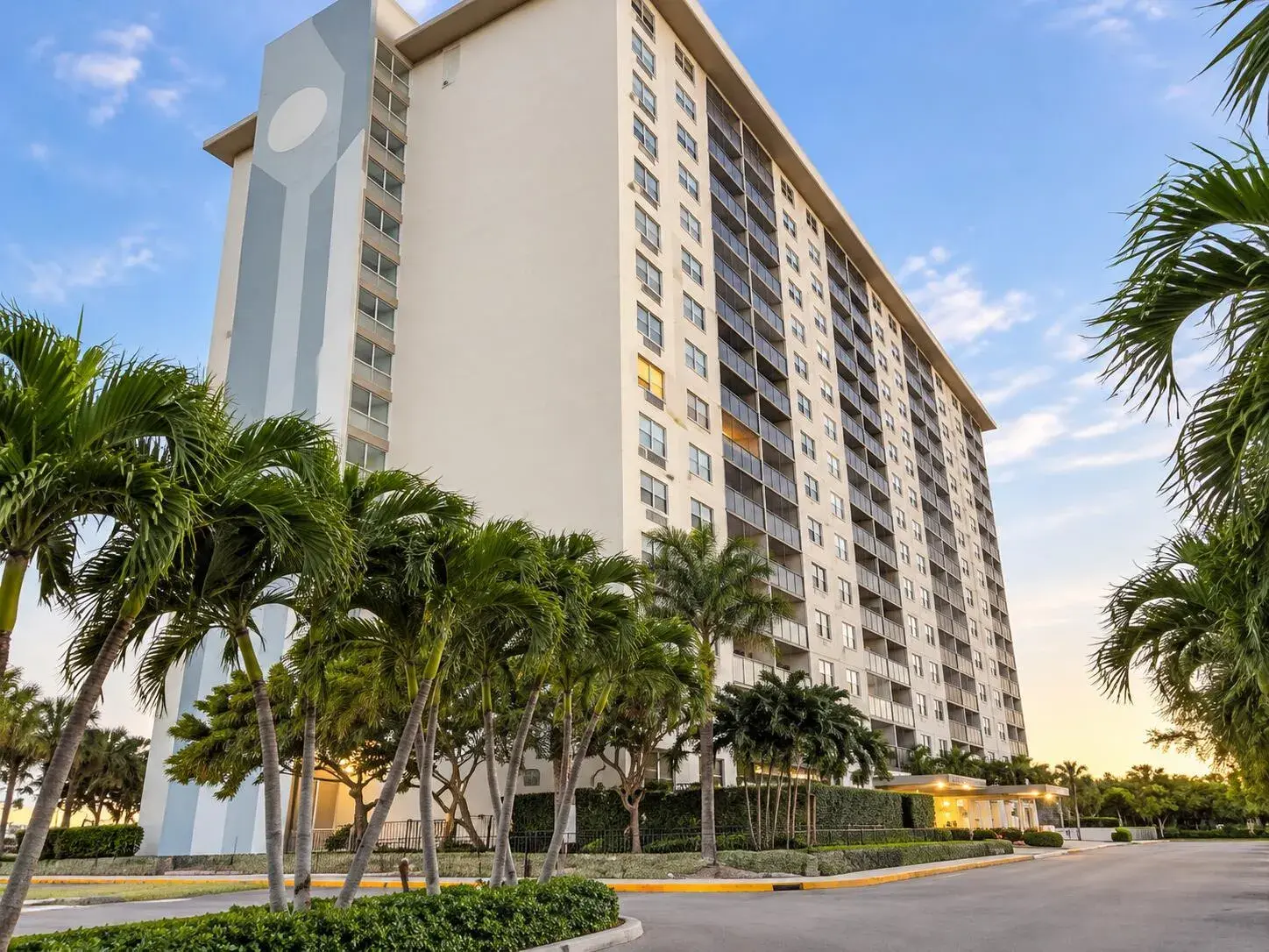 400 Kings Point Drive # 1030, Sunny Isles Beach FL 33160
