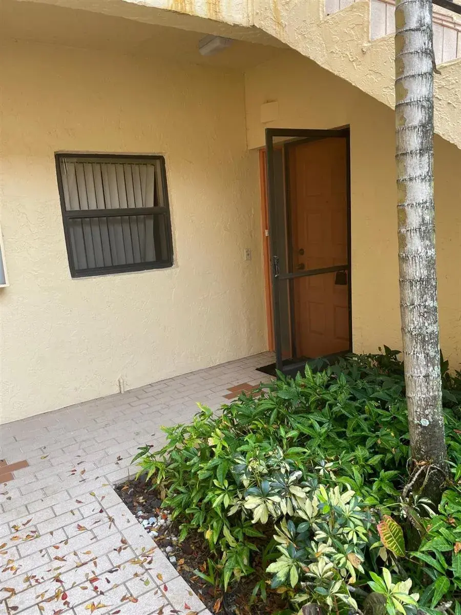 2836 Carambola Circle S # 19107, Coconut Creek FL 33066