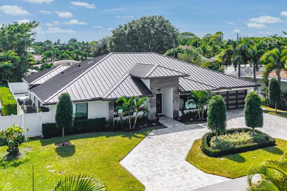 918 SW 28th Avenue, Boynton Beach FL 33435