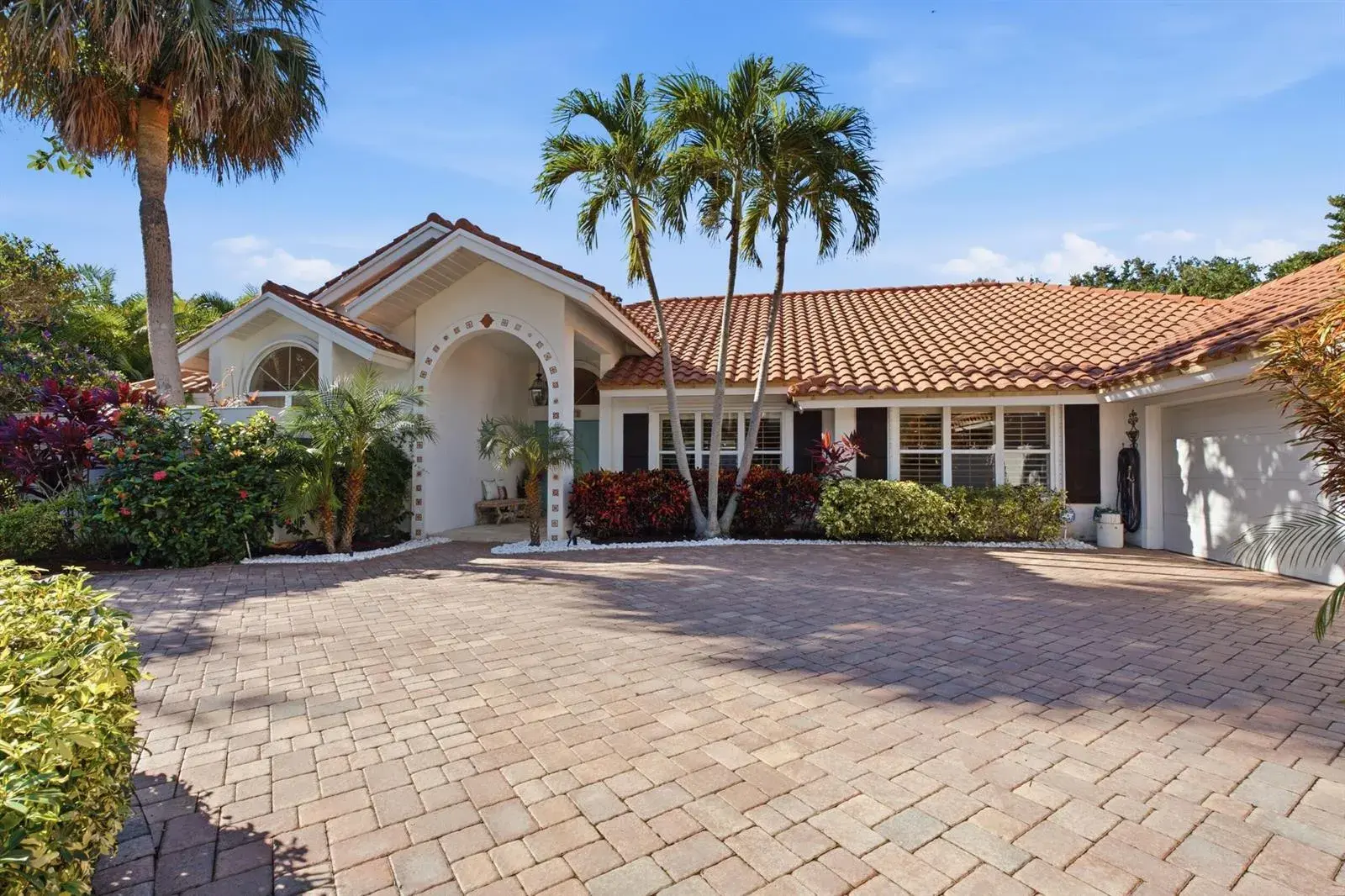 100 HILLCREST Drive, Sewalls Point FL 34996