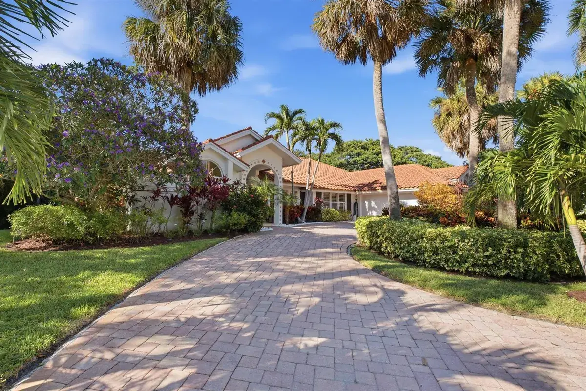 100 HILLCREST Drive, Sewalls Point FL 34996