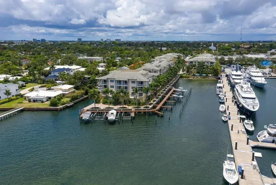 3960 N Flagler Drive # 306, West Palm Beach FL 33407