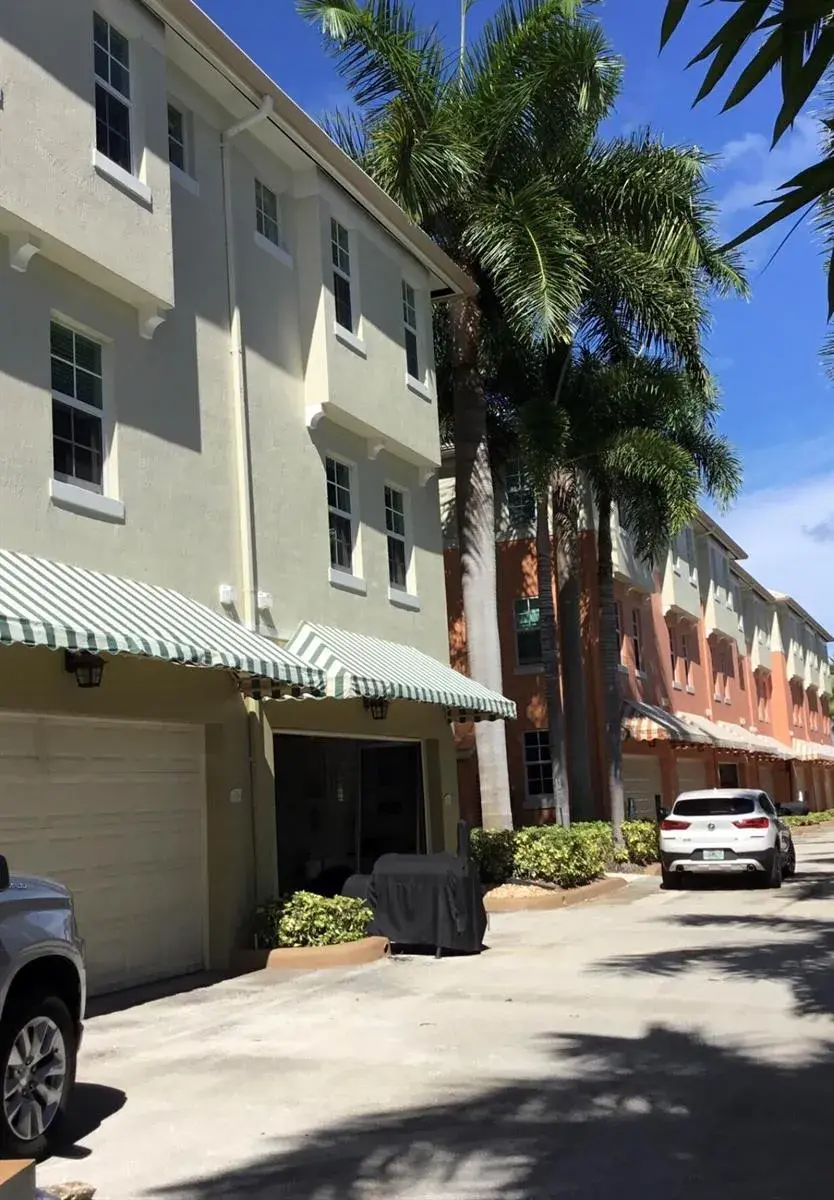 236 Moorings Drive, Lantana FL 33462