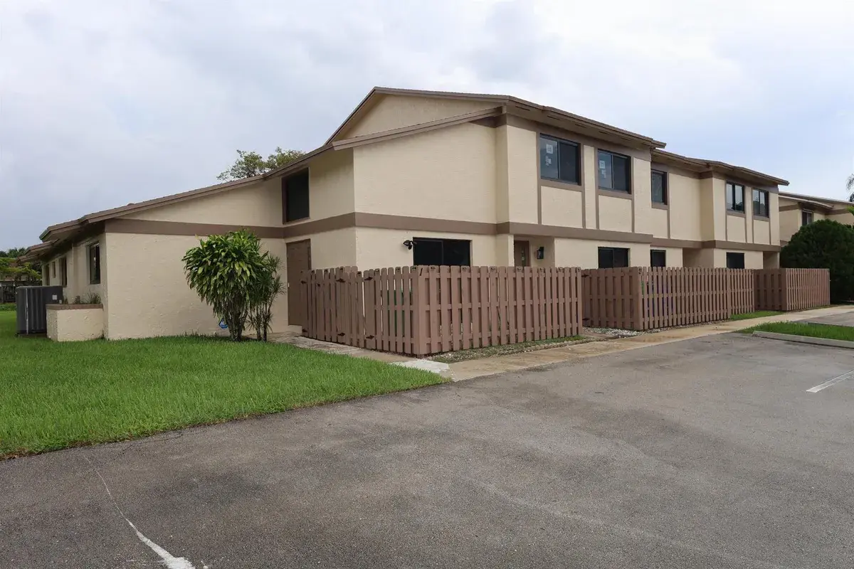 10675 NW 30th Place # 2, Sunrise FL 33322