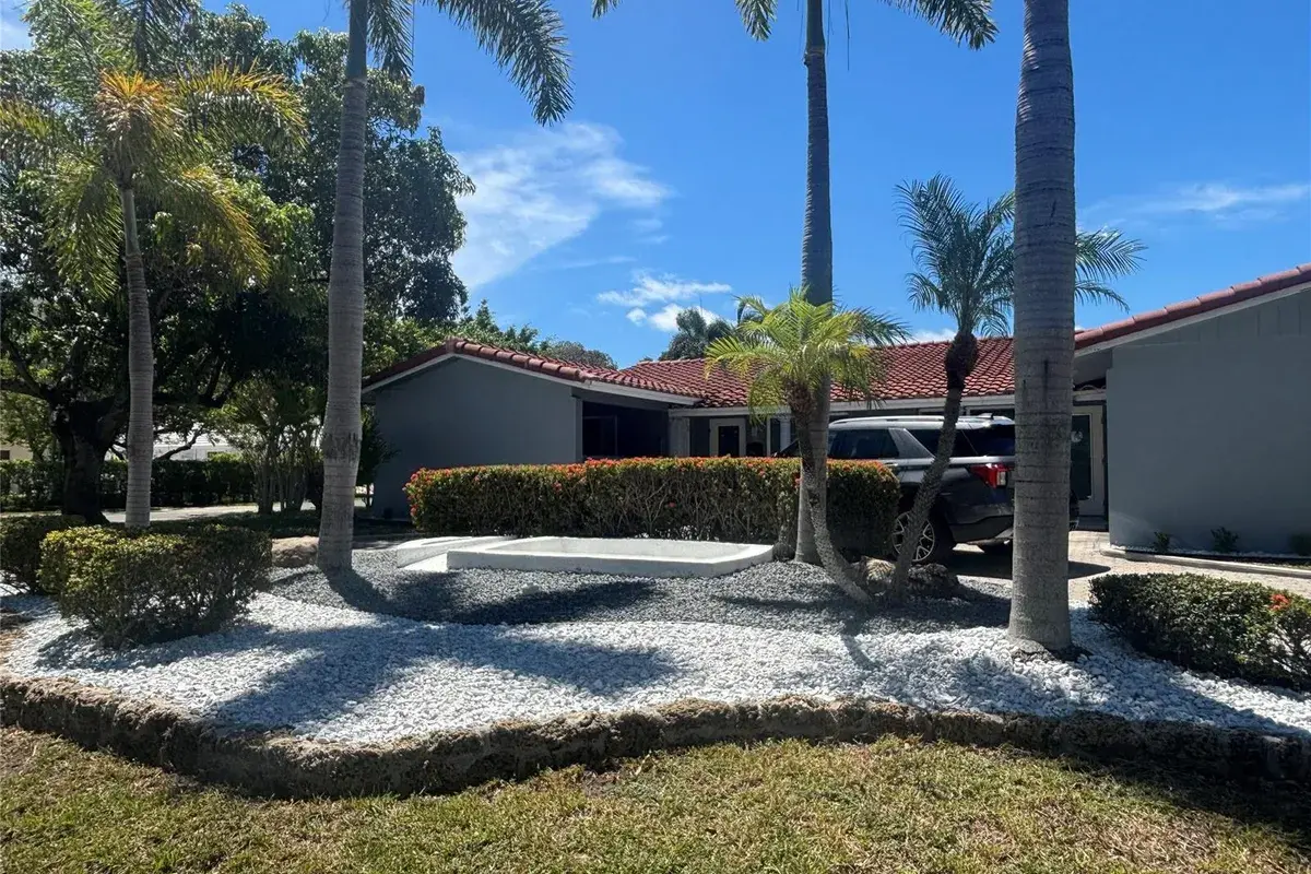 2820 NE 49TH Street, Fort Lauderdale FL 33308
