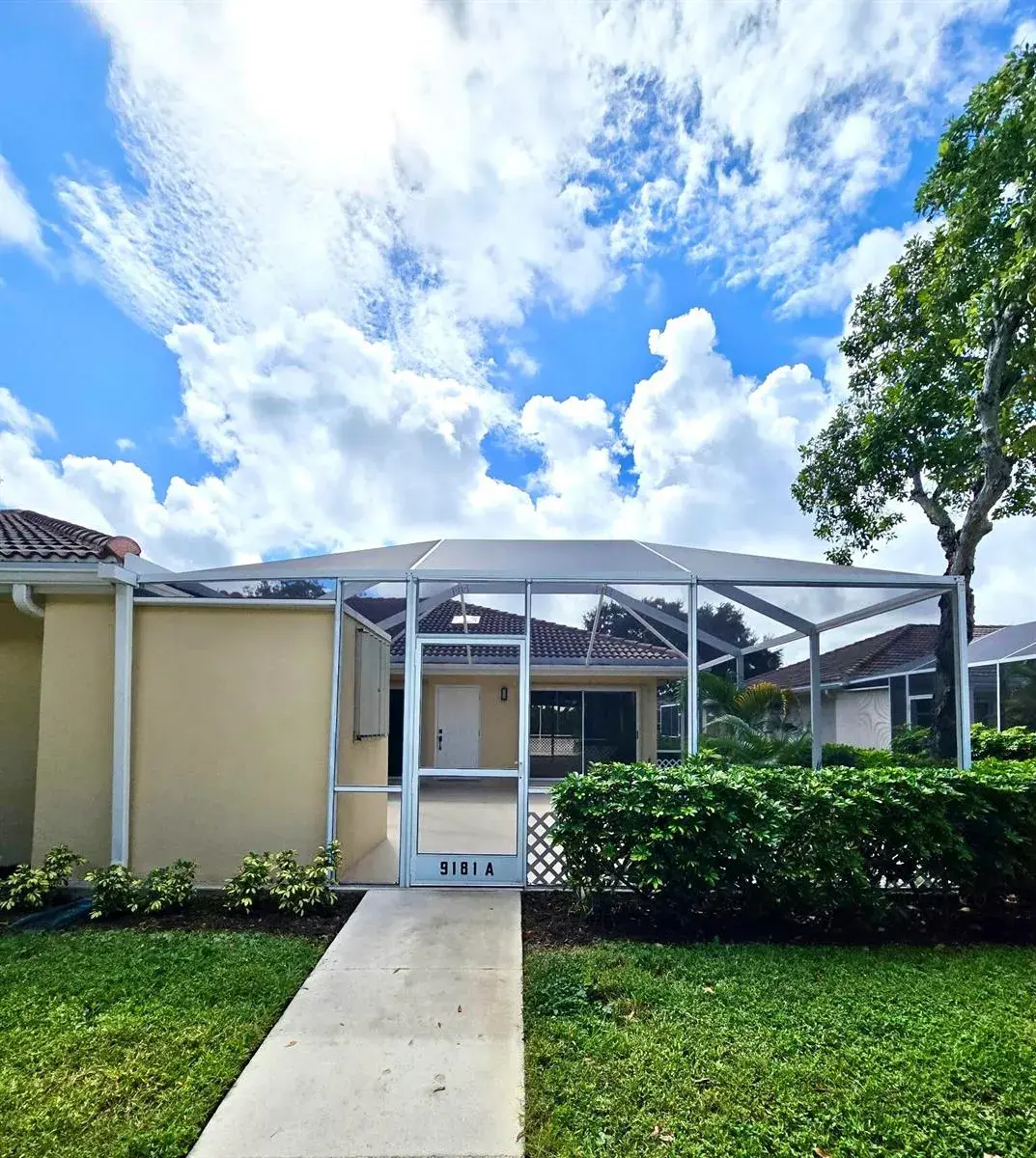 9181 SUN TERRACE Circle # A, Palm Beach Gardens FL 33403