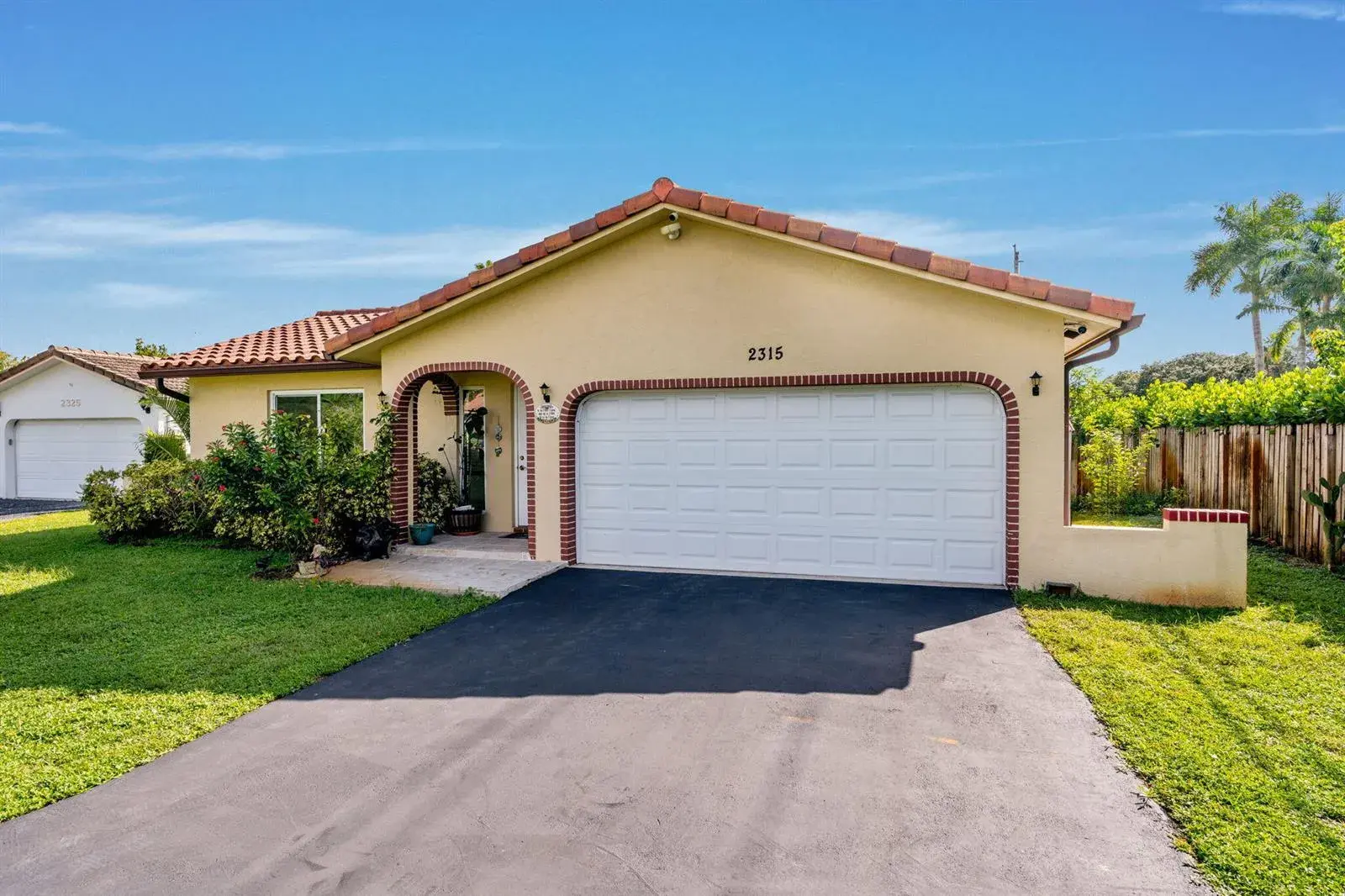 2315 NW 98th Lane, Coral Springs FL 33065