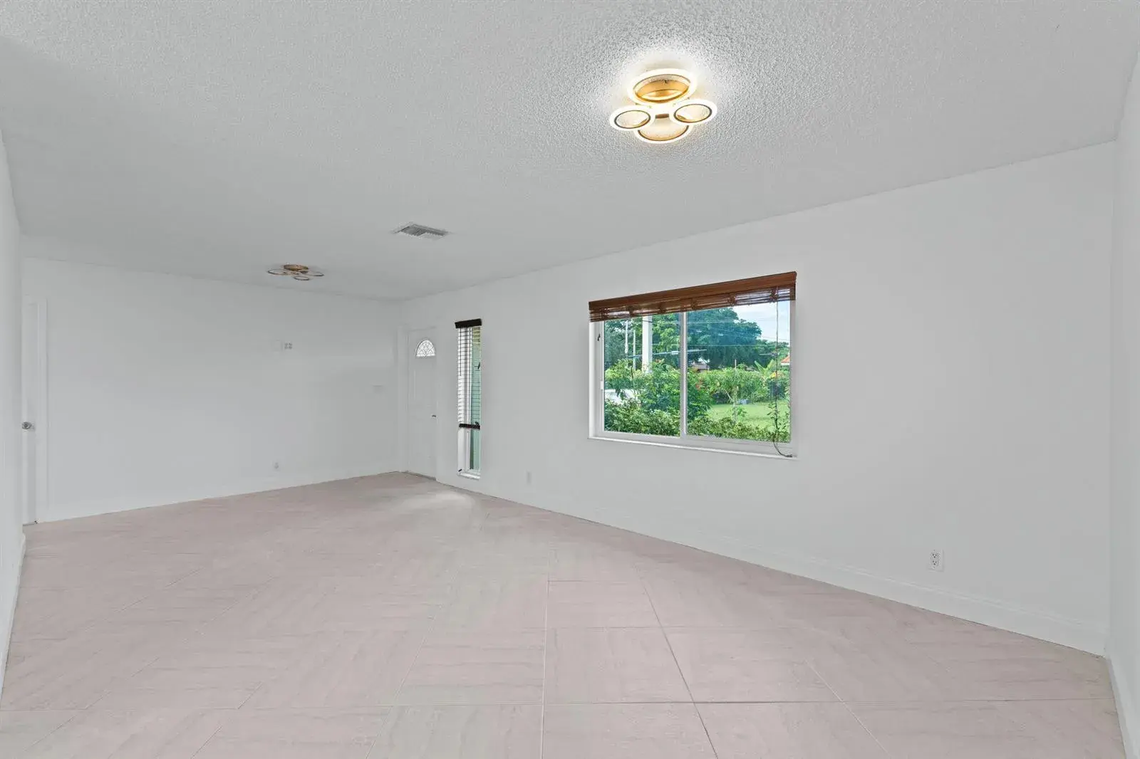 2315 NW 98th Lane, Coral Springs FL 33065