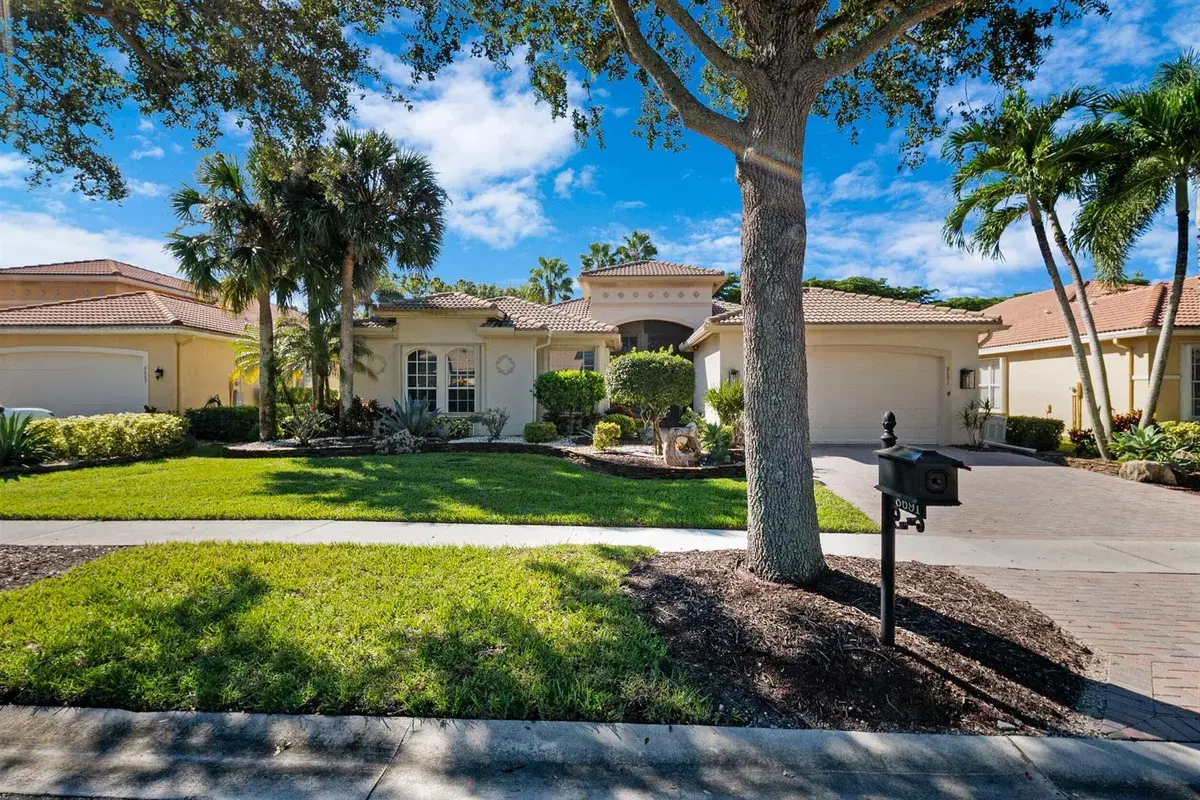 8691 Tierra Lago Cove, Lake Worth FL 33467