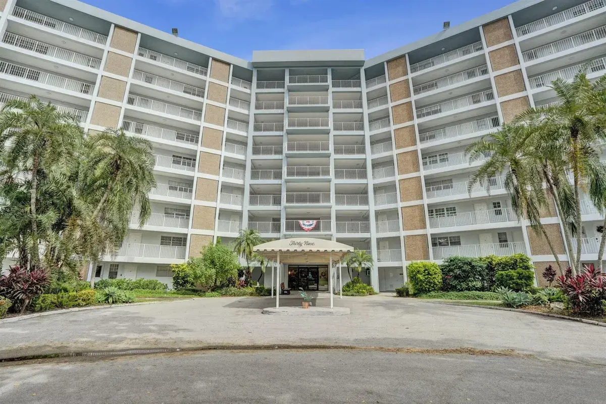 2940 N COURSE Drive # 401, Pompano Beach FL 33069