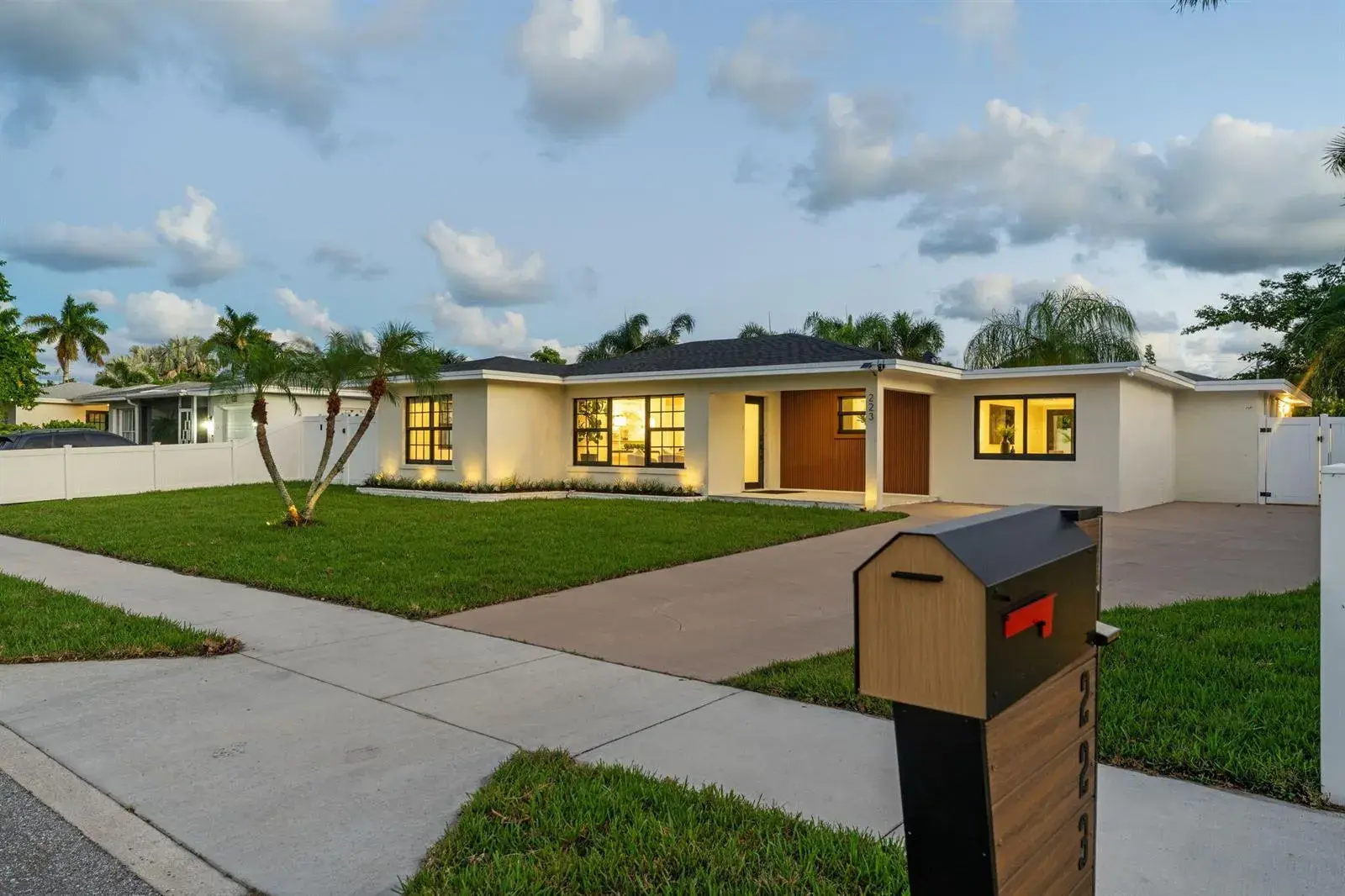 223 Vanderbilt Drive, Lake Worth FL 33460