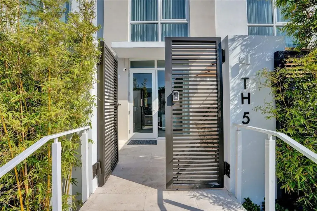 401 N BIRCH Road, Fort Lauderdale FL 33304