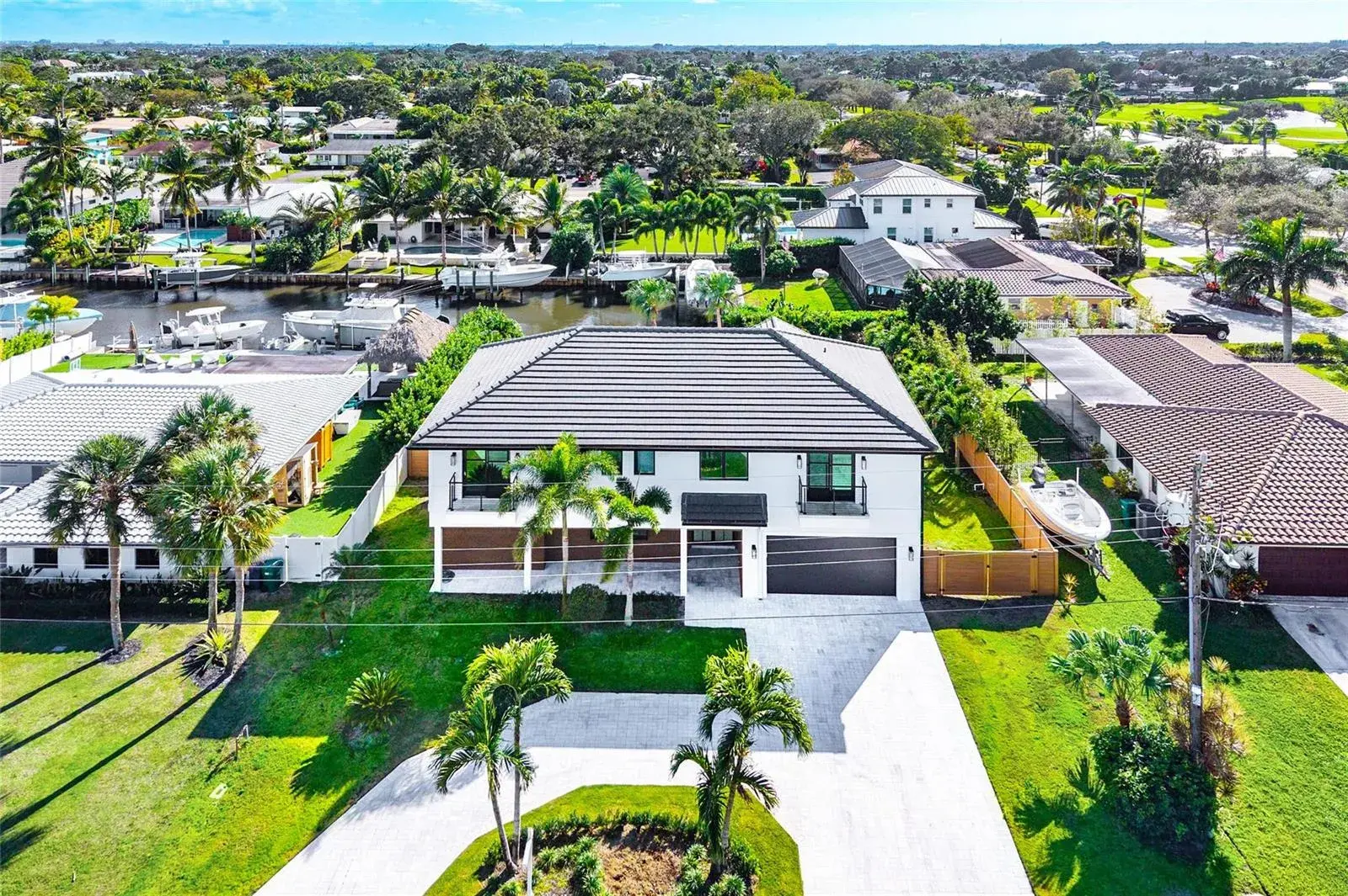 8 LEEWARD Circle, Tequesta FL 33469