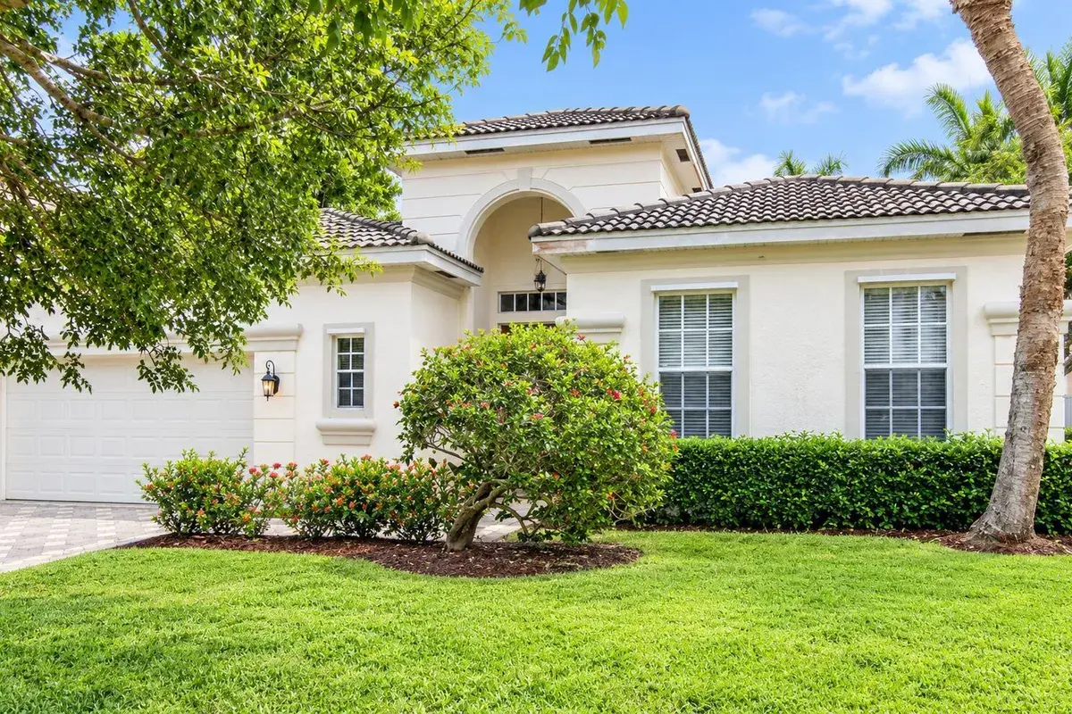 1704 ANNANDALE Circle, Royal Palm Beach FL 33411