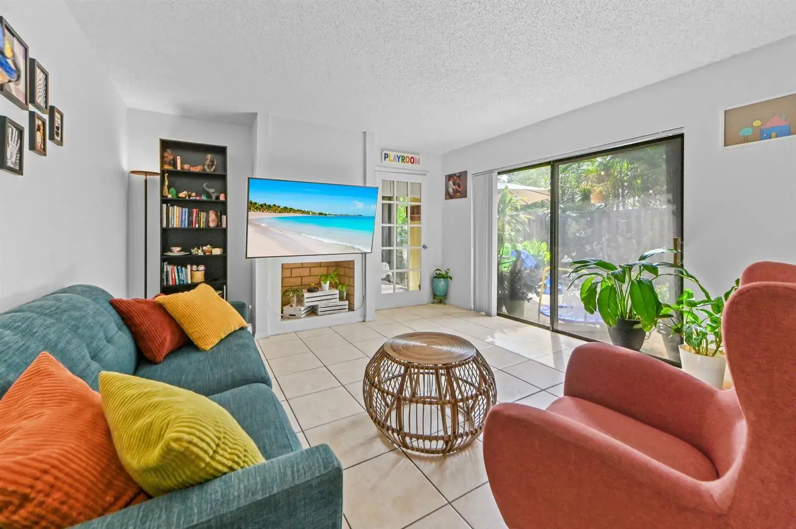 824 Springdale Circle, Palm Springs FL 33461